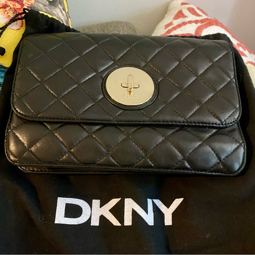 DKNY NAPA LEATHER CROSS-BODY / CLUTCH BAG (BLACK)
